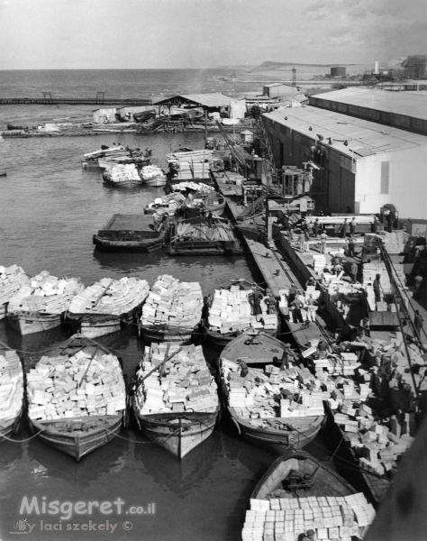 תל אביב 1937 סירות ומטען