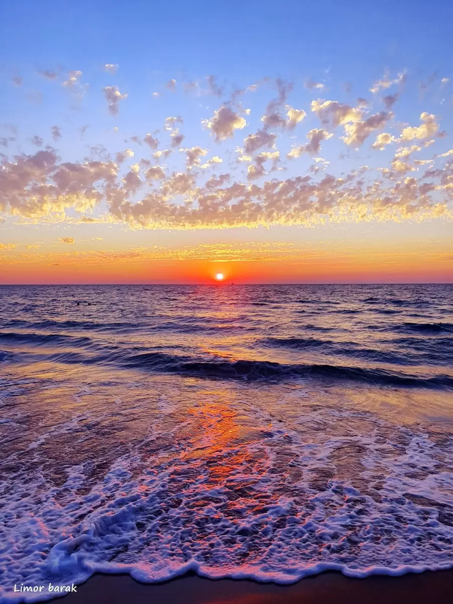 אושר - לימור ברק - תמונות ים ושמים לסלון נופים יפים  - מק''ט: 362600