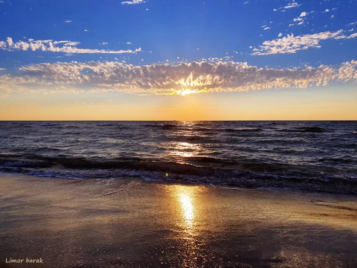 זוהר - לימור ברק - תמונות ים ושמים לסלון נופים יפים  - מק''ט: 367563
