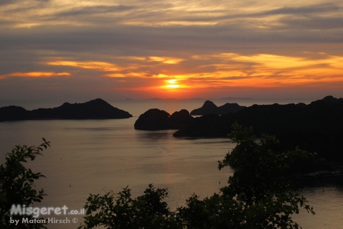 שקיעה בהאלונג ביי