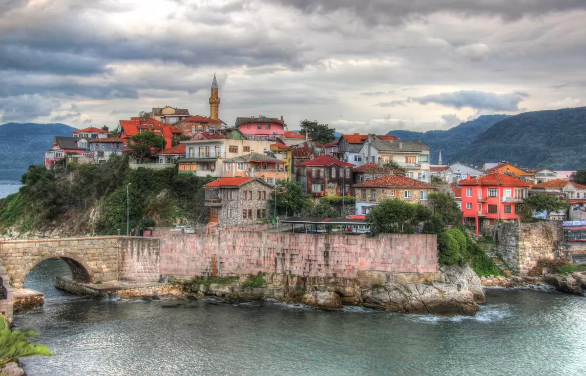 עיירה צבעונית בטורקיה - מתן הירש -  - מק''ט: 366605