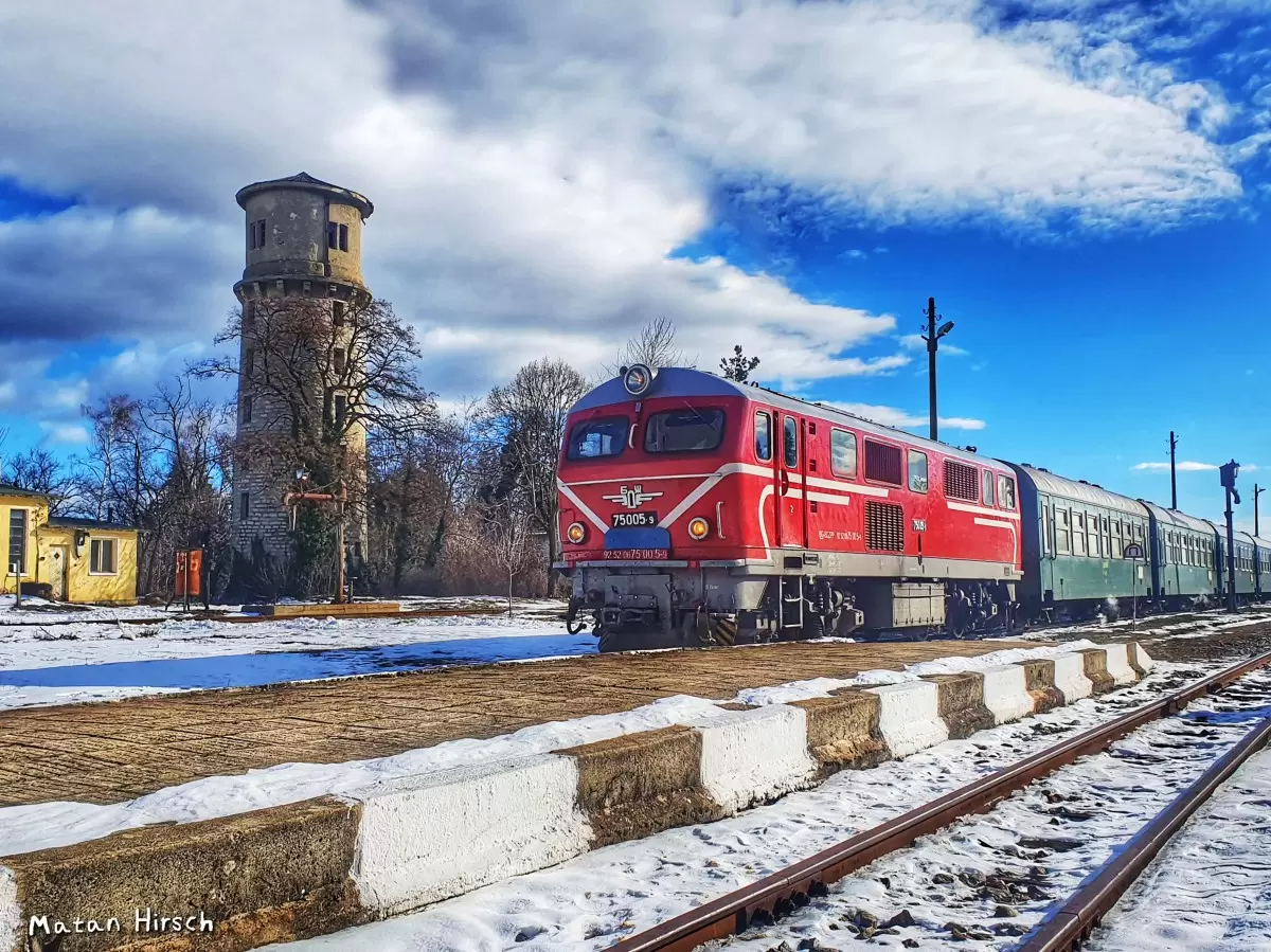 רכבת בבולגריה - מתן הירש -  - מק''ט: 376772