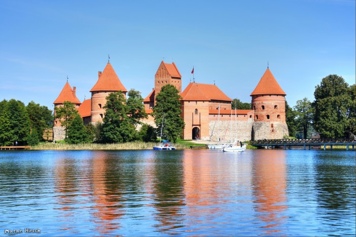 הארמון באגם בליטא