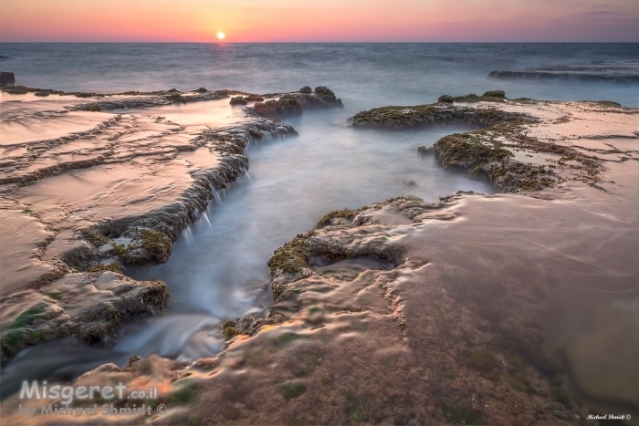 לזרום אל השקיעה