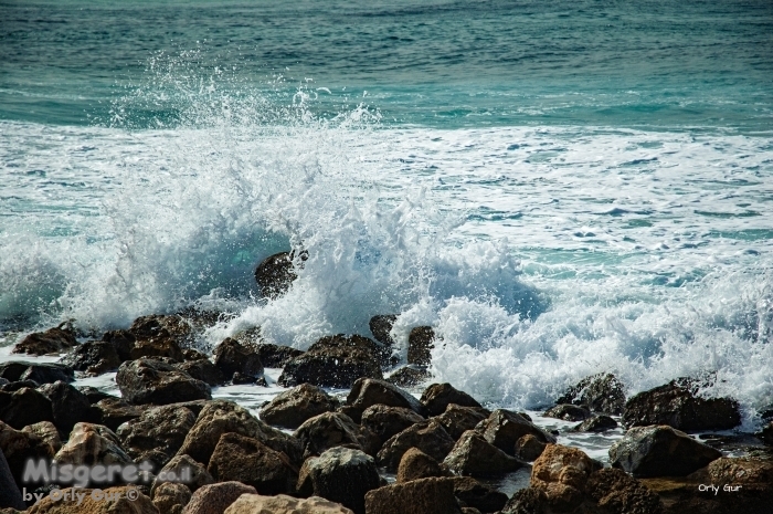 גלים מתנפצים 2