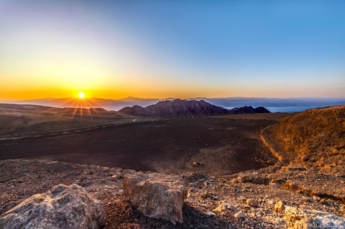 זריחה מעל מפרץ אילת
