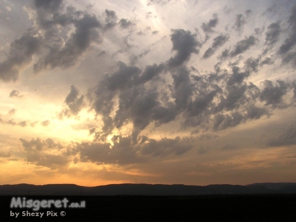ערב מעל הרי הכרמל