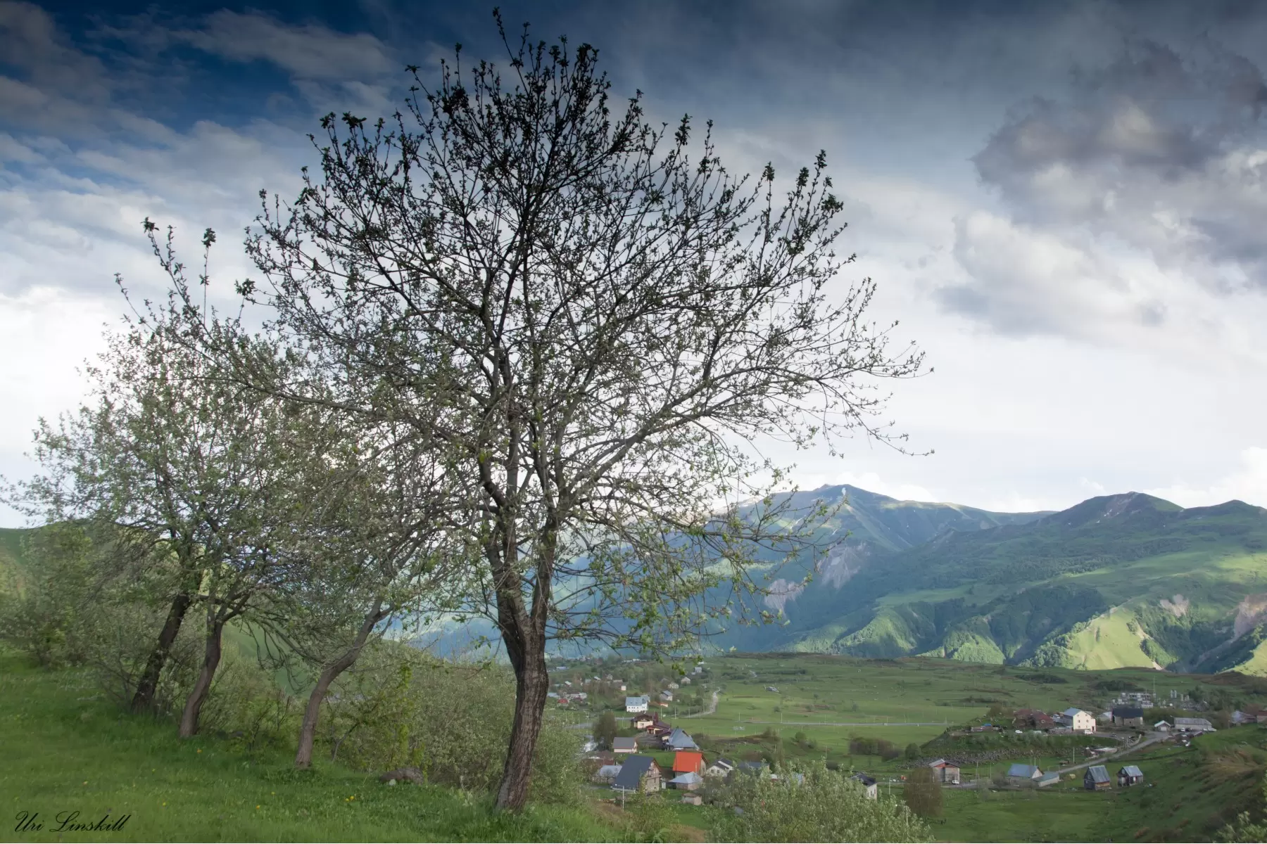 הרים וכפרים - אורי לינסקיל - נופים יפים  - מק''ט: 287345