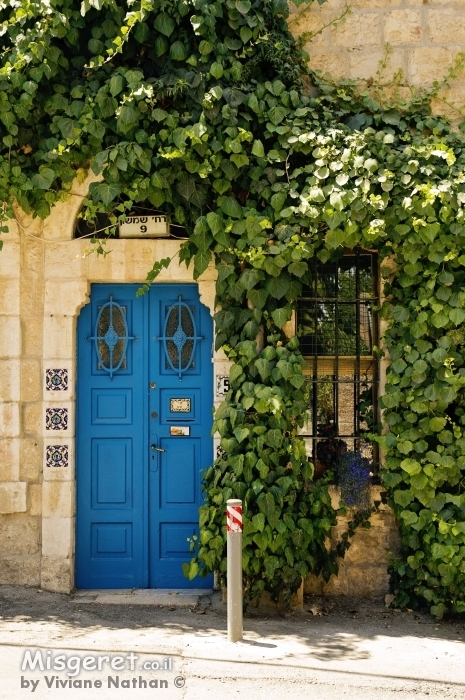 דלת ברחוב שמשון