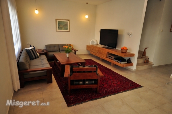 בית ביגאל אלון, מזכרת בתה