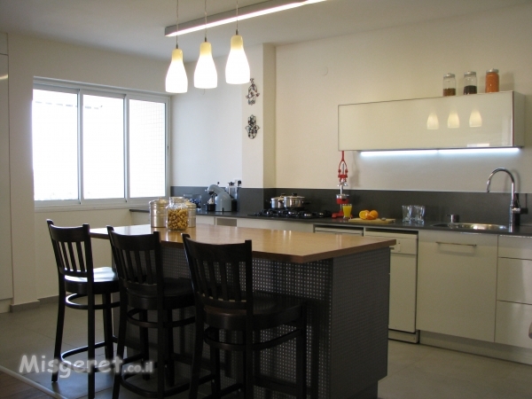 דירה ברח שלום אש, ת«א