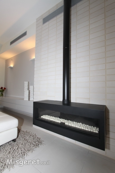 חלל סלון, קמין מרחף