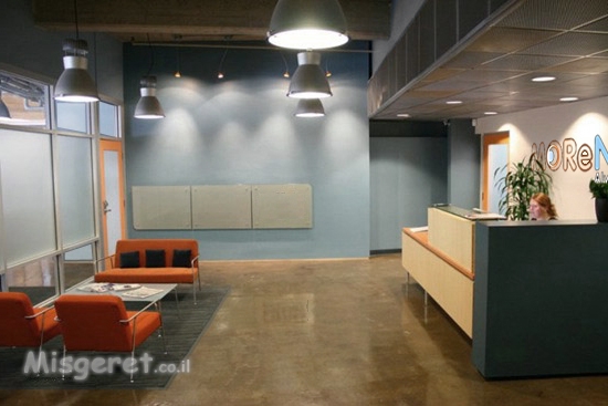 לובי כניסה חברת תקשורת