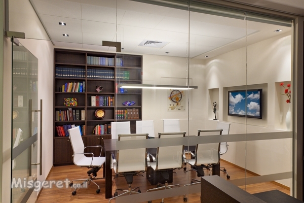 עיצוב פנים חדר ישיבות