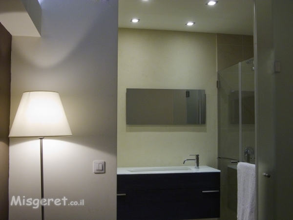 מבט למקלחת הורים