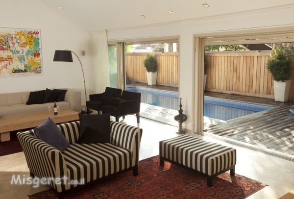 סלון בבית פרטי בדניה