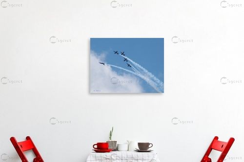 מפגן אוירי 08 – ארי בלטינשטר | תמונה לקיר בסגנון מודרני