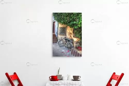 סמטה בתל אביב - מתן הירש - תמונות אורבניות לסלון טבע דומם בצילום  - מק''ט: 313265