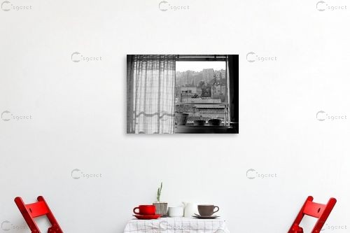 חלון לעיר – מיכל פרטיג | תמונה לקיר בסגנון מודרני