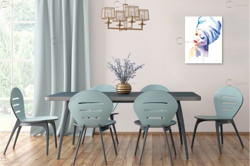 אשה בכחול – Aimee Del Valle | תמונה לקיר בסגנון מודרני