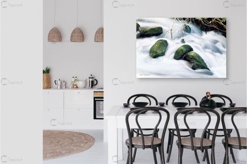 עוצמת המים – קובי פרידמן | תמונה לקיר בסגנון מודרני