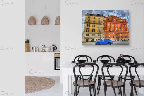 בניינים צבעוניים – מתן הירש | תמונה לקיר בסגנון אורבני