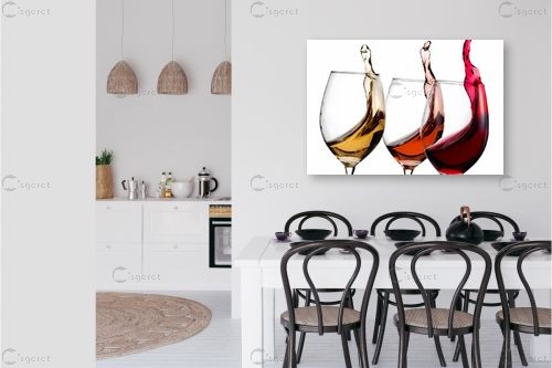יין נמזג בשפע - Clara Zack - תמונות למטבח מודרני תמונות מודרניות 2023  - מק''ט: 375575