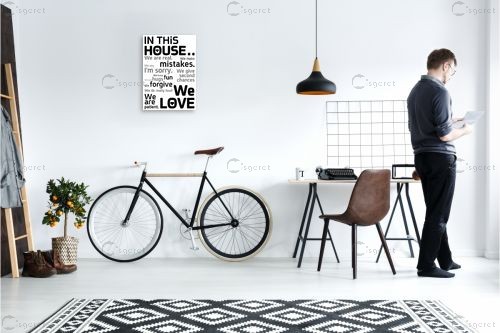 In This House 2 – מסגרת עיצובים | תמונה לקיר בסגנון מודרני