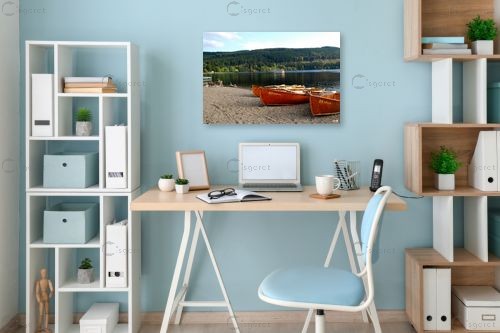 סירות באגם – שוש אבן | תמונה לקיר בסגנון מודרני