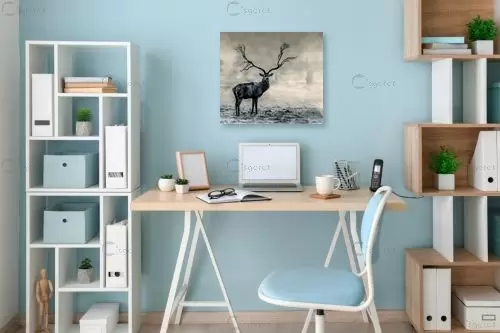 האייל עם קרני העץ – Artpicked | תמונה לקיר בסגנון סוריאליסטי