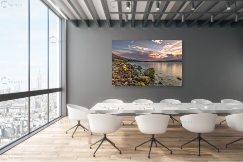 כנרת של שלווה.. – מיכאל שמידט | תמונה לקיר בסגנון מודרני