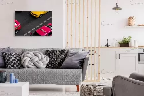 פונץ' בננה מוטורי – ניר אלון | תמונה לקיר בסגנון אורבני