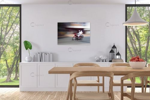 הודו בתנוע – אילן עמיחי | תמונה לקיר בסגנון מודרני