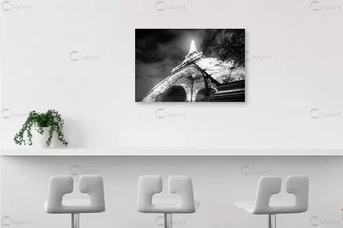 Eiffel Glowing - אוהד דאיה - תמונות אורבניות לסלון תמונות שחור לבן  - מק''ט: 245928