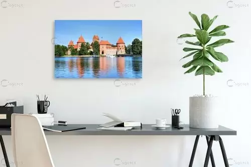 הארמון באגם בליטא - מתן הירש -  - מק''ט: 397768