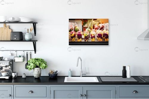 סלט פירות בכוס – ויויאן נתן | תמונה לקיר בסגנון מודרני