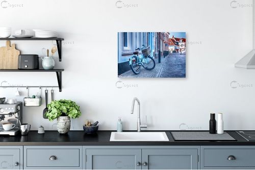 האור בקצה הרחוב – אורית גפני | תמונה לקיר בסגנון כפרי