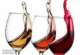 יין נמזג בשפע