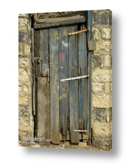ערים בישראל ראש פינה | דלת עץ ישנה