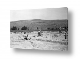 צילומים ארץ ישראל הישנה | בית ירח 1946 - חפירות