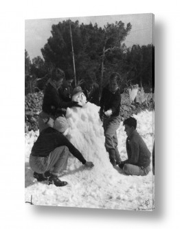 תמונות לפי נושאים נערים | ירושלים ינואר 1946 - שלג
