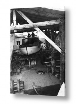 תמונות לפי נושאים פועלים | תל אביב 1937 שיפוץ סירה