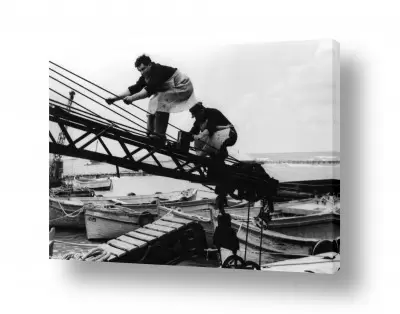 מסגרת ראשי נחישות | תל אביב 1937 פועלים ומנוף