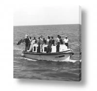 צבעים פופולארים צבע אפור | תל אביב 1937 סירת נוסעים