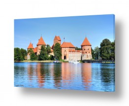 תמונות מחו''ל אירופה | הארמון באגם בליטא