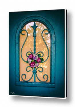צילומים עיבודים | חלון בתוך דלת