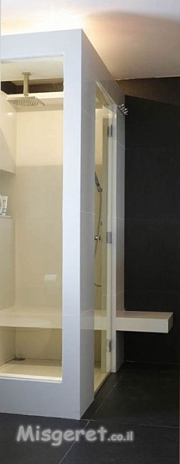 מקלחון בנוי