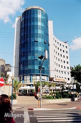 בנין מסחר ומישרדים