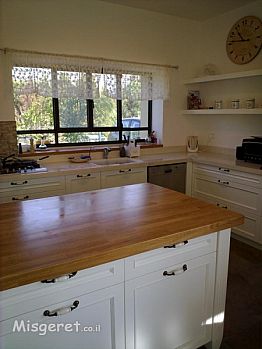 בית בבית אלעזרי