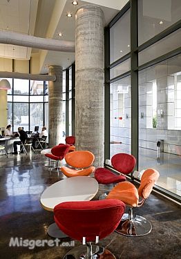 עיצוב פנים מרכז שרות